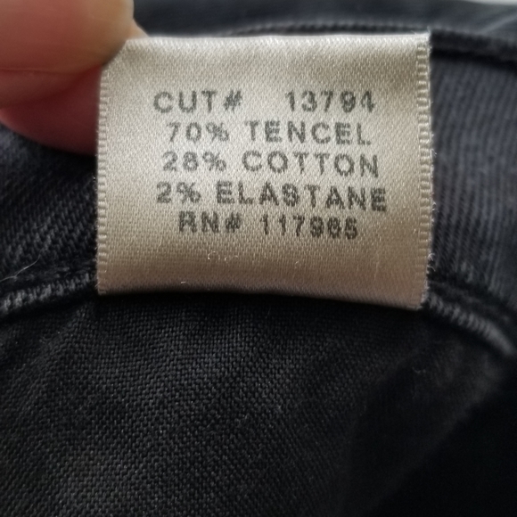 J Brand 811 Black Skinny Jeans - size 26 - Picture 6 of 7